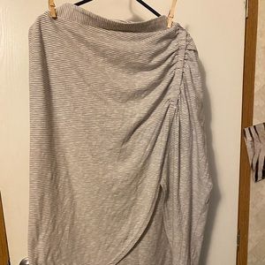 ***SIZE 4X SUSINA WHITE MAXI RUCHED SKIRT.,